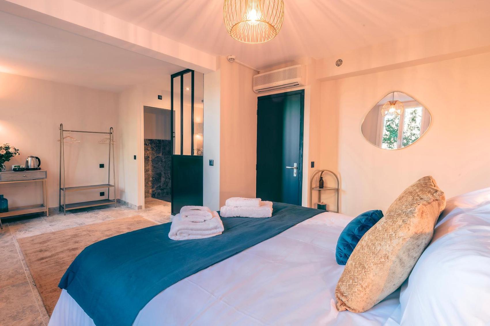 Les Suites De L'Etang Cucuron Εξωτερικό φωτογραφία