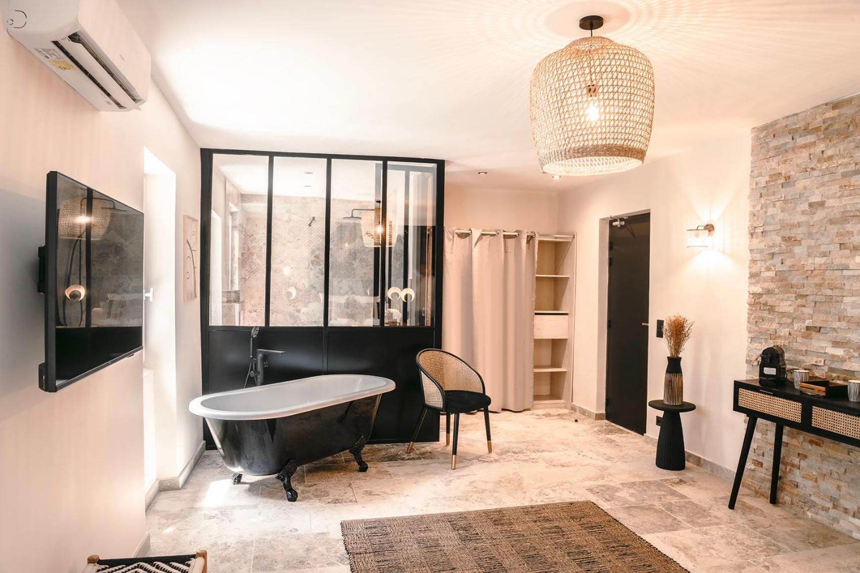 Les Suites De L'Etang Cucuron Εξωτερικό φωτογραφία