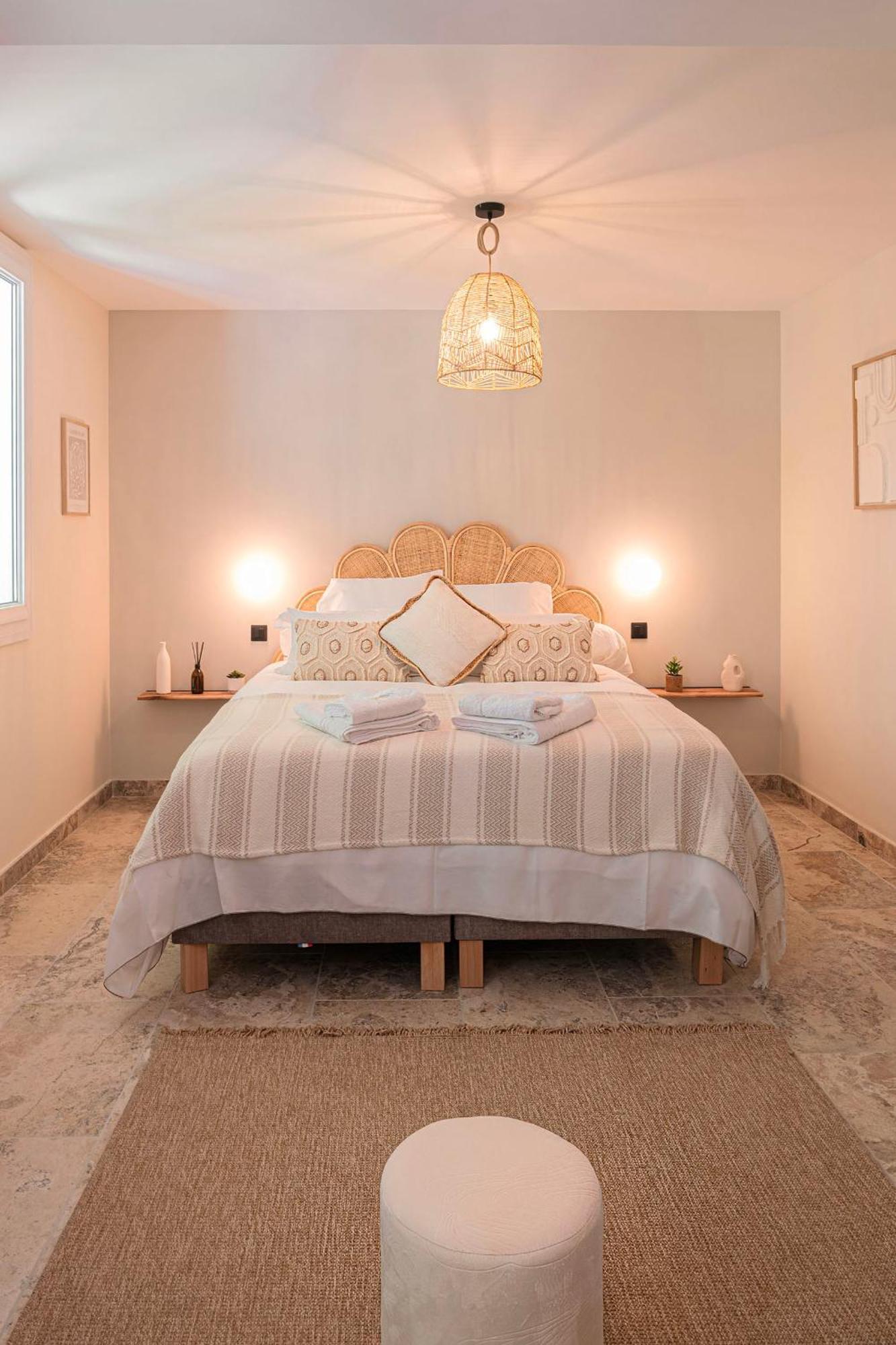 Les Suites De L'Etang Cucuron Εξωτερικό φωτογραφία