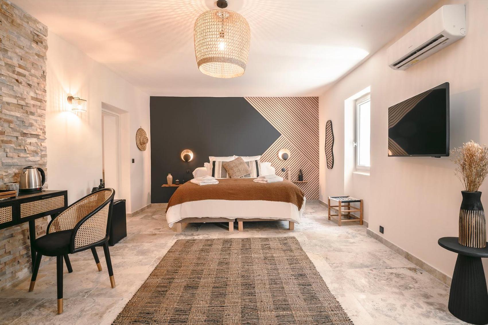 Les Suites De L'Etang Cucuron Εξωτερικό φωτογραφία